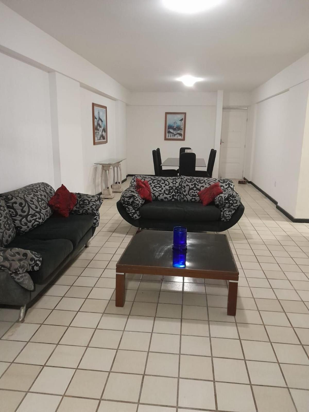Apartamento 2 Ruas Da Beira Mar Bem Espacoso